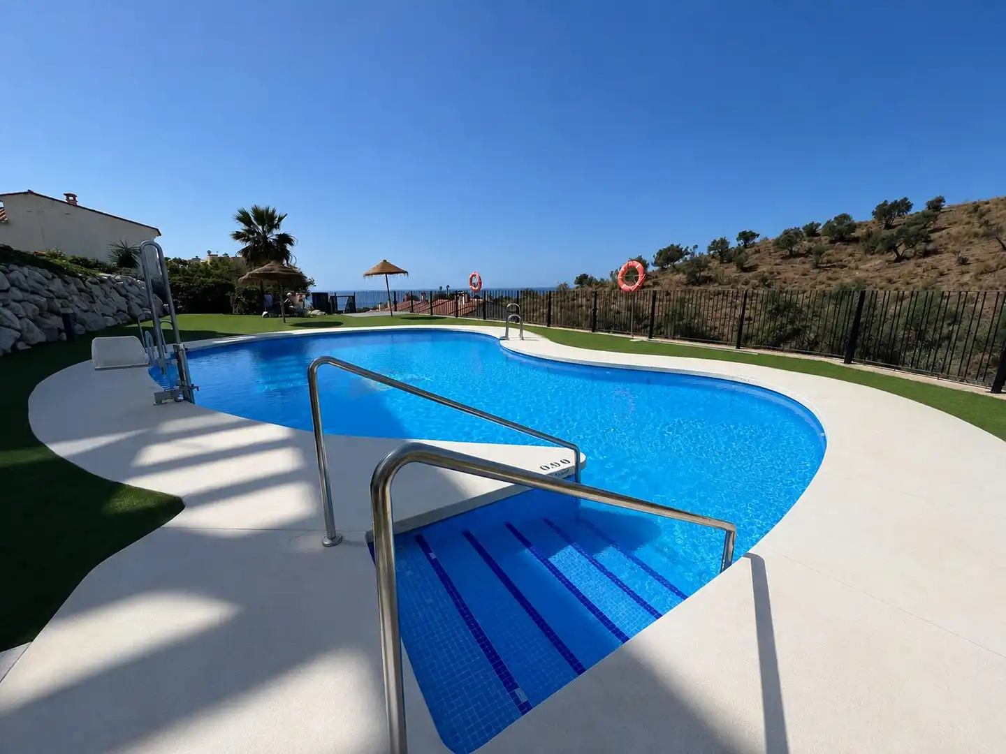 Piscina de Piso en venta en Vélez-Málaga con Aire acondicionado, Calefacción y Terraza