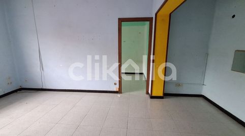 Foto 3 de Piso en venta en Font Pudenta, Montcada i Reixac