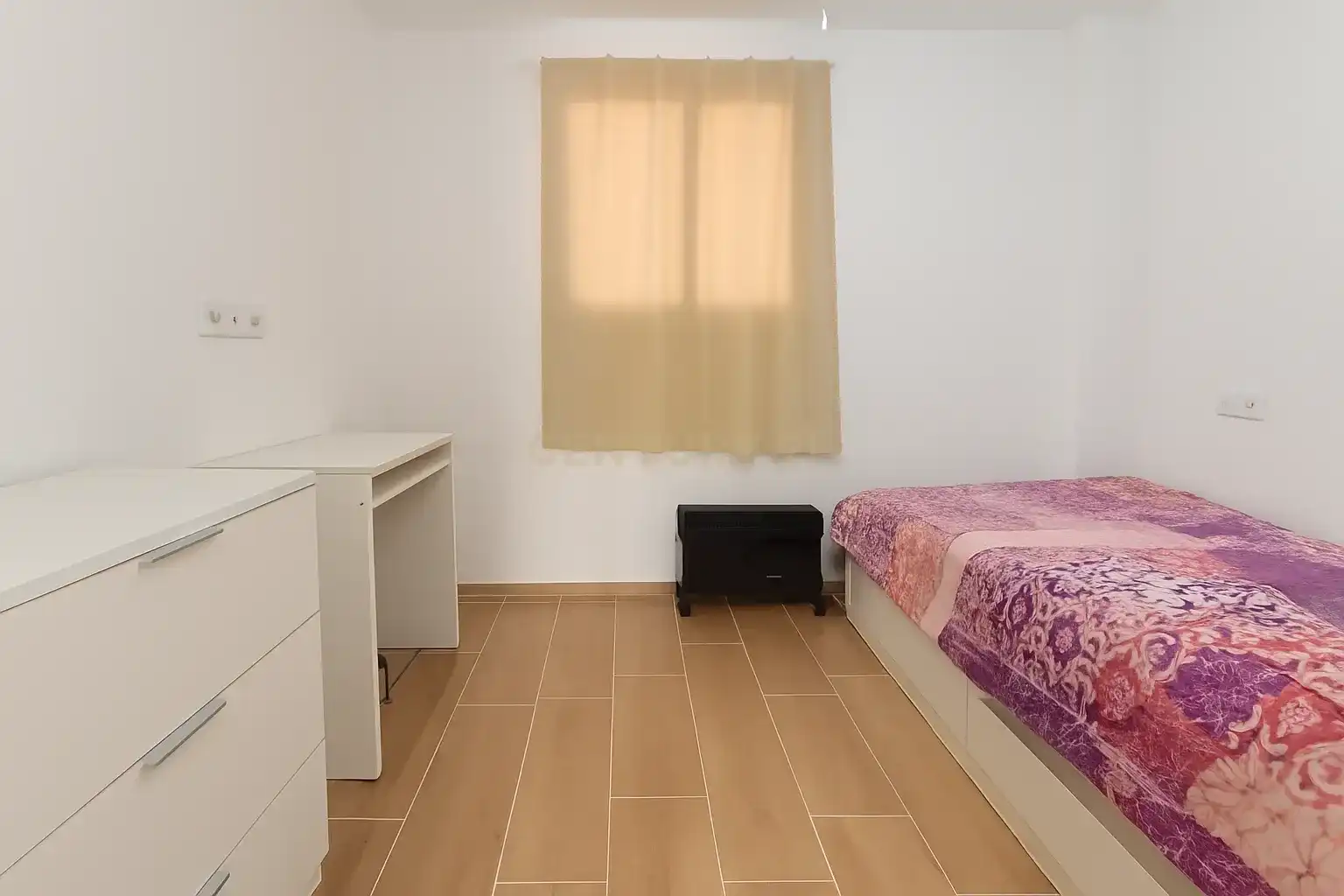 Habitación de Apartamento de alquiler en Calpe / Calp con Aire acondicionado, Lavadora y Microondas