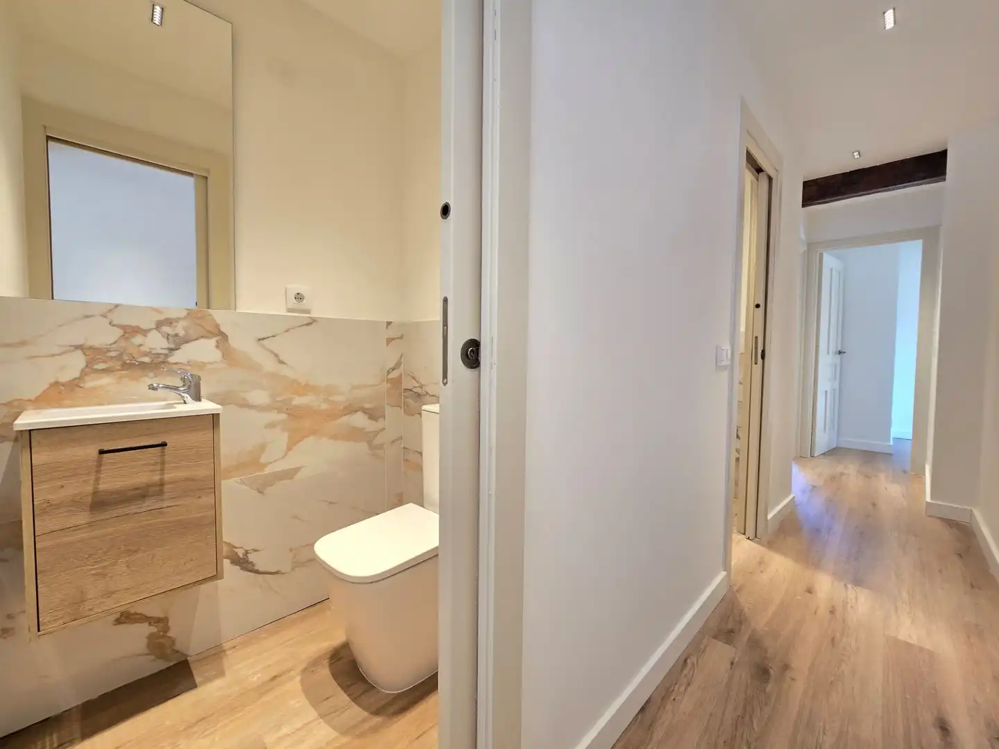 Bathroom of Flat for sale in Llanes