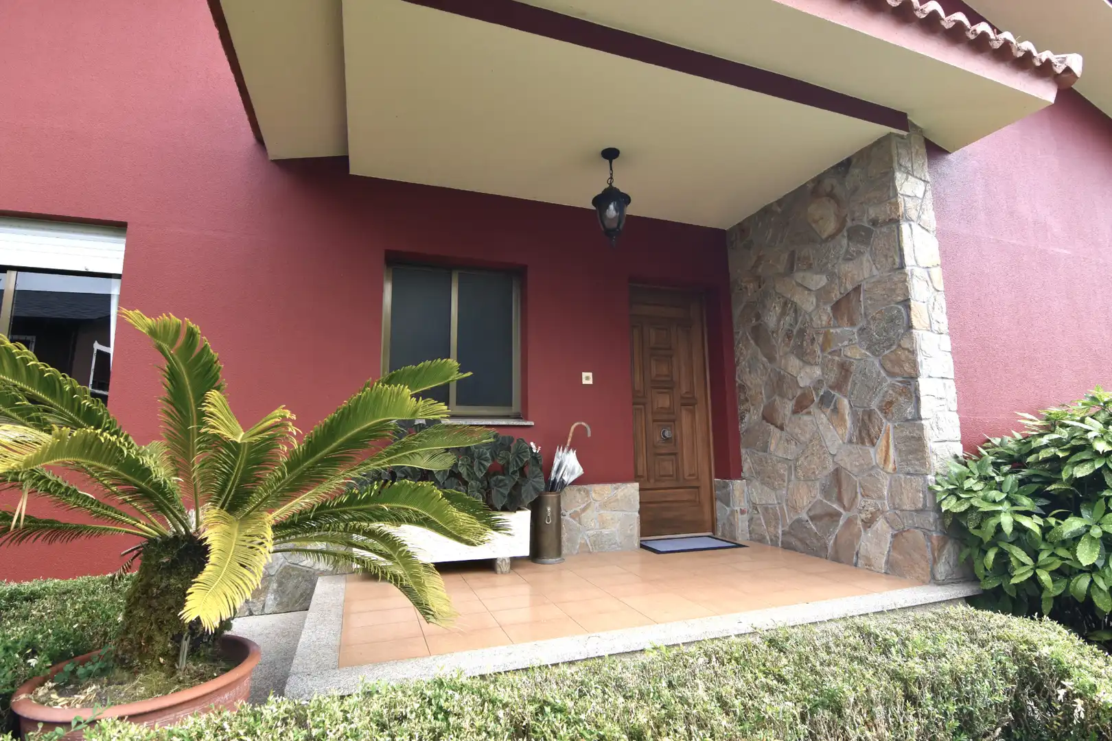 Vista exterior de Casa o chalet en venta en Oleiros con Calefacción, Jardín privado y Parquet