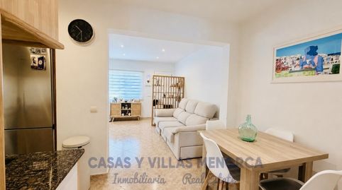 Confort y estilo mediterráneo en una vivienda con patio en Es Castell