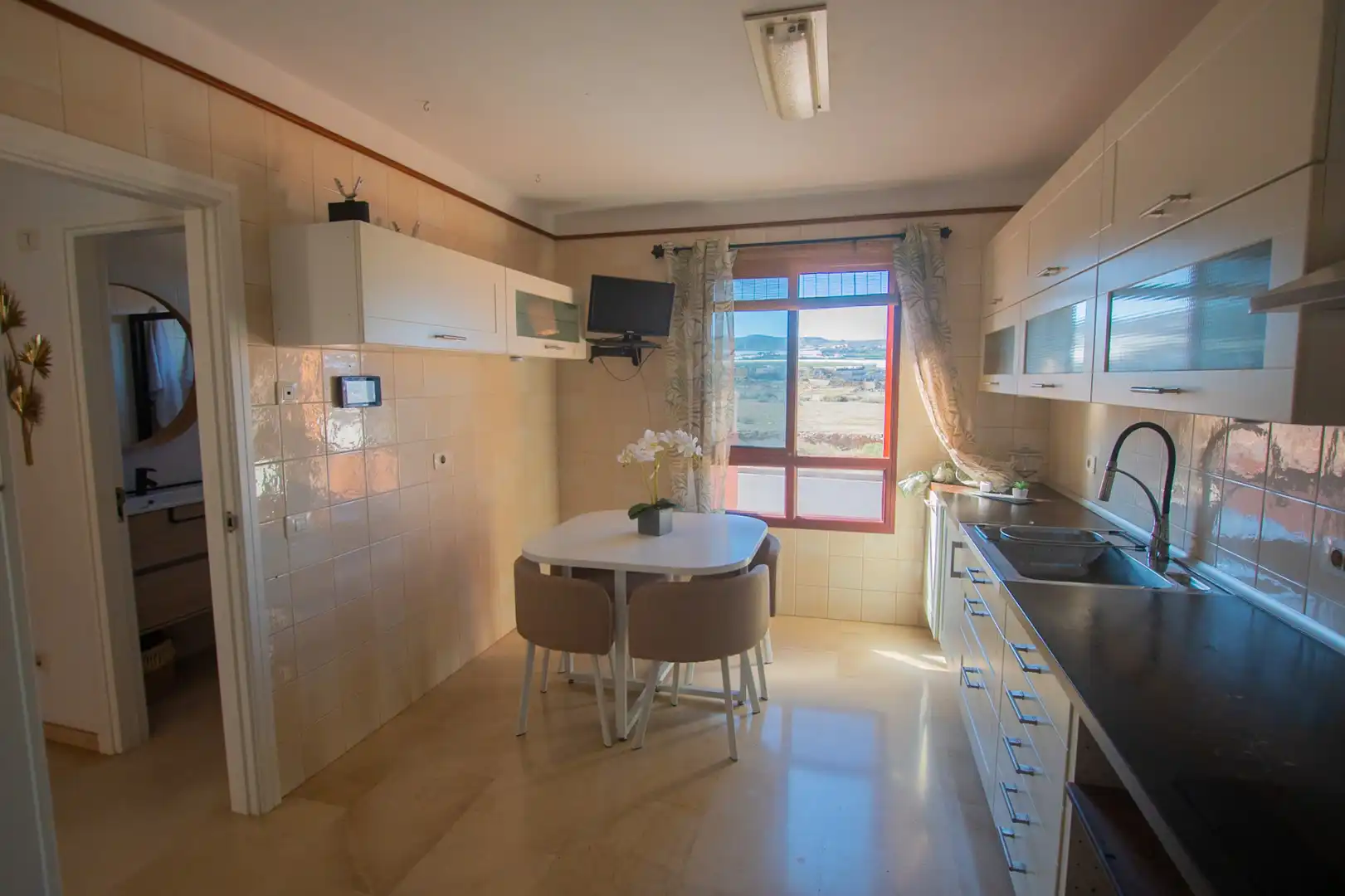Cuina de Casa o xalet en venda en Gáldar amb Terrassa i Piscina