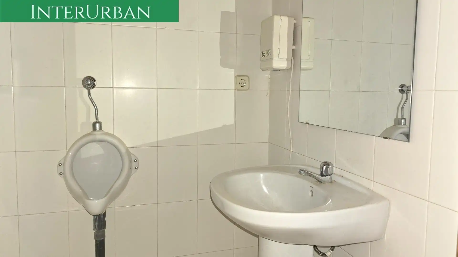 Baño de Local en venta en Gestalagar con Aire acondicionado