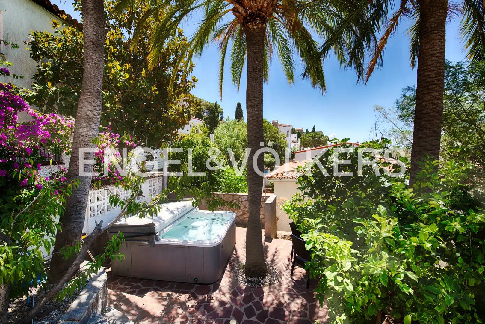 Vista exterior de Casa o xalet en venda en Roses amb Jardí privat, Terrassa i Piscina