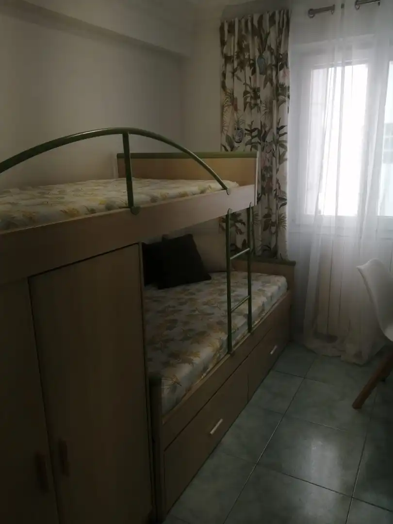 Habitación de Piso de alquiler en Zaragoza con Calefacción, Amueblado y Horno