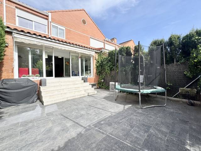 Casa adosada en Venta en Club de Campo
