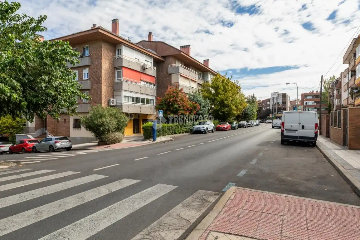 Flat with lift for sale in Casco Antiguo