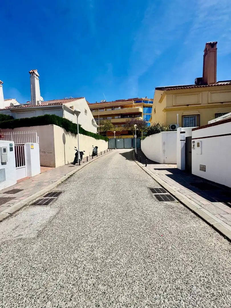 Vista exterior de Casa adosada en venta en Fuengirola con Aire acondicionado, Calefacción y Terraza