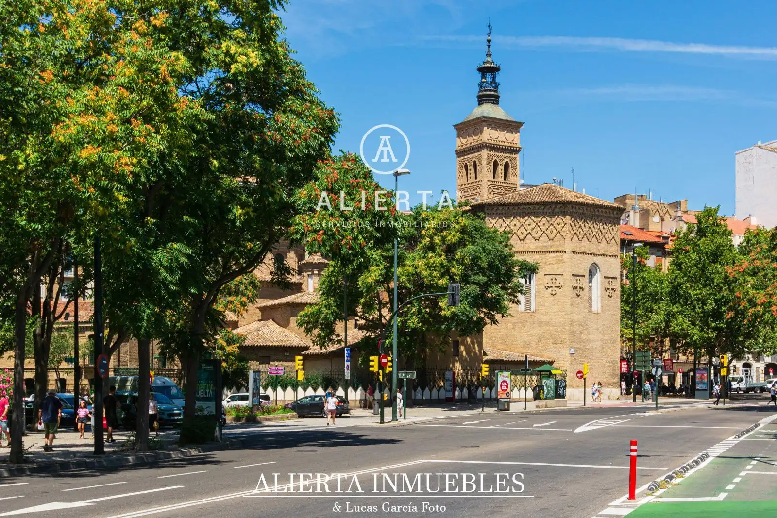Exterior view of Flat for sale in Zaragoza  with Heating