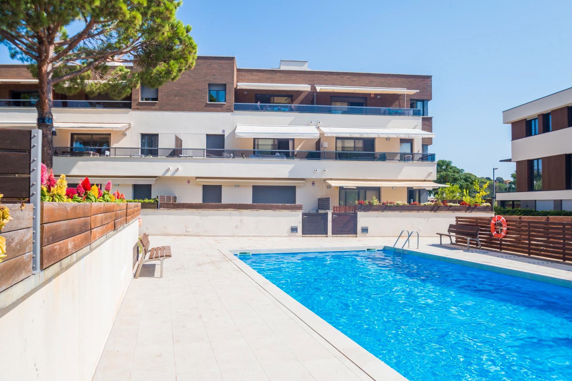 Swimming pool of Duplex for sale in Castell-Platja d'Aro  with Air Conditioner, Heating and Washing machine