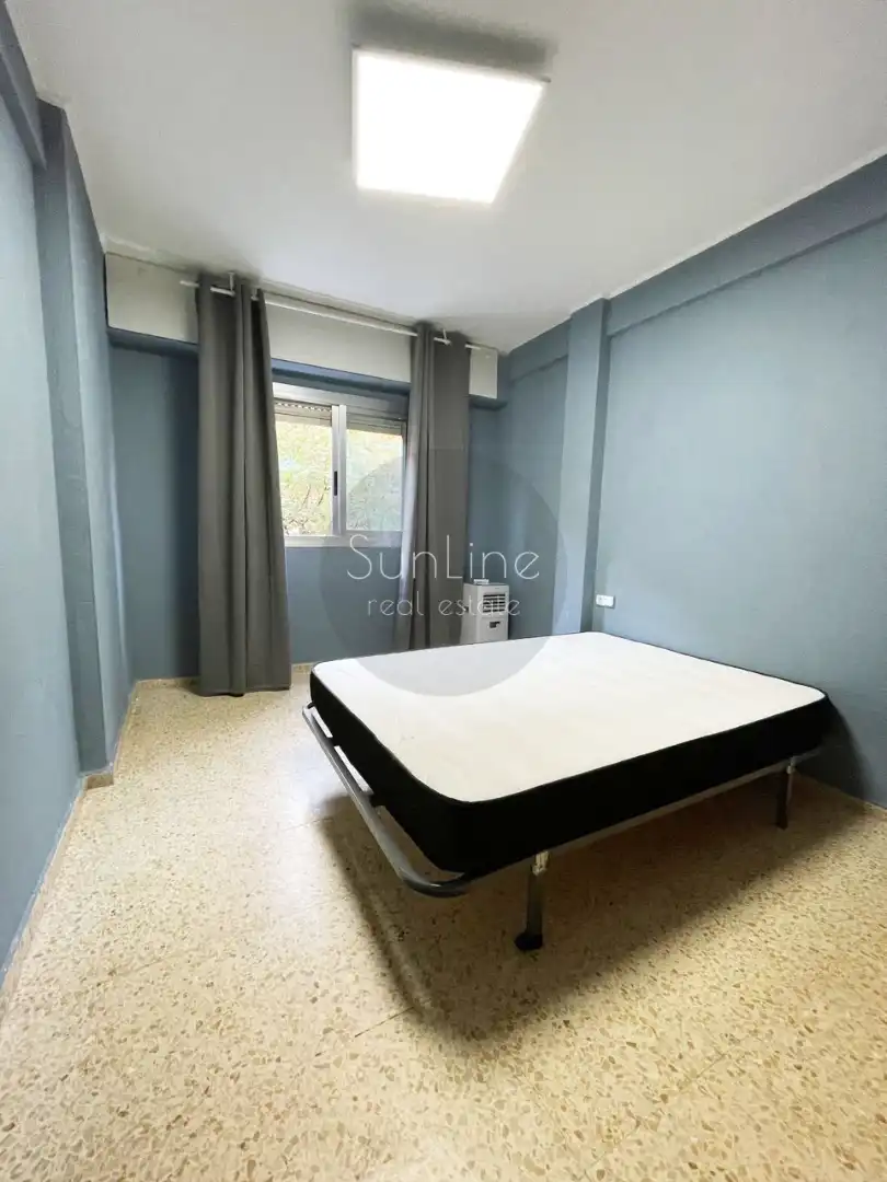 Schlafzimmer von Wohnung zum Verkauf in Valencia mit Klimaanlage, Möbliert und Balkon