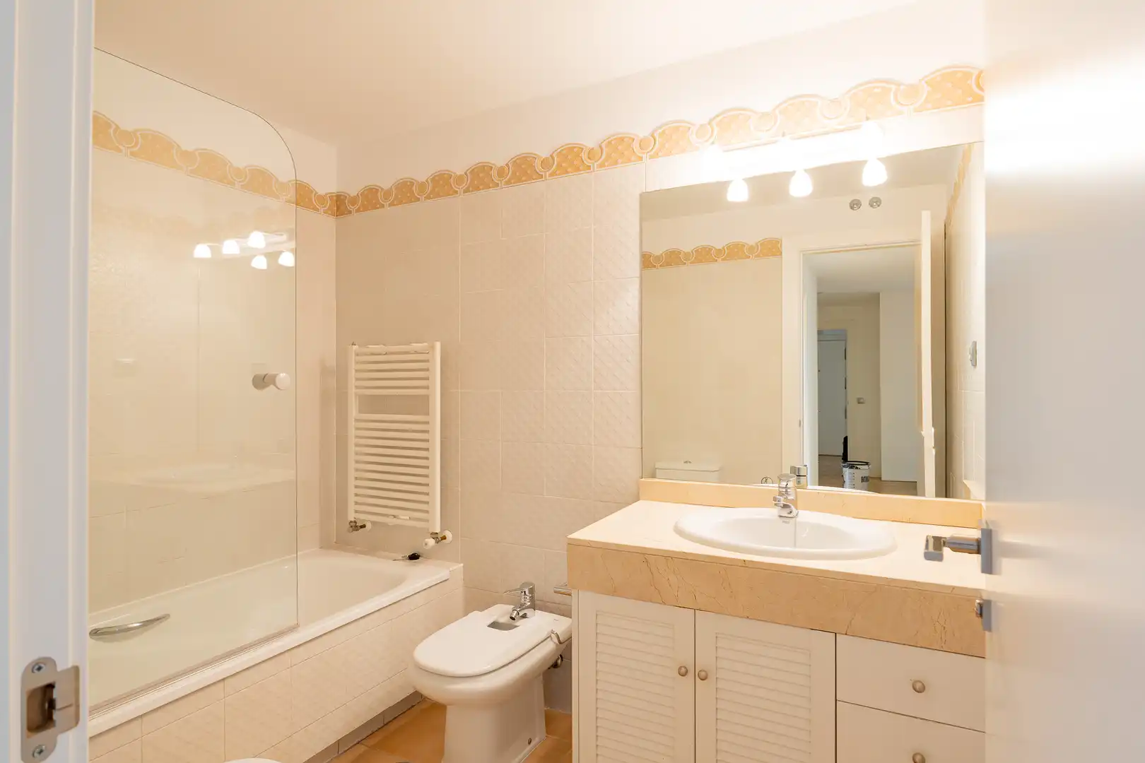 Baño de Piso de alquiler en Pozuelo de Alarcón con Aire acondicionado, Calefacción y Jardín privado