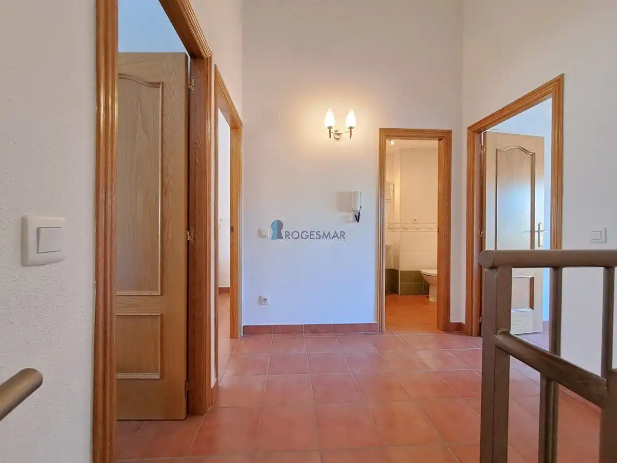 Einfamilien-Reihenhaus zum Verkauf in Benicasim / Benicàssim mit Privatgarten, Terrasse und Balkon