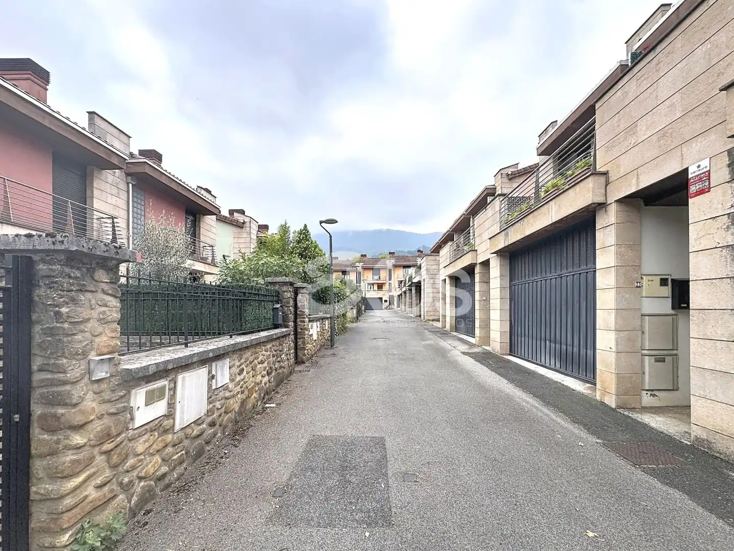 Vista exterior de Casa adosada en venta en Oñati con Calefacción y Terraza