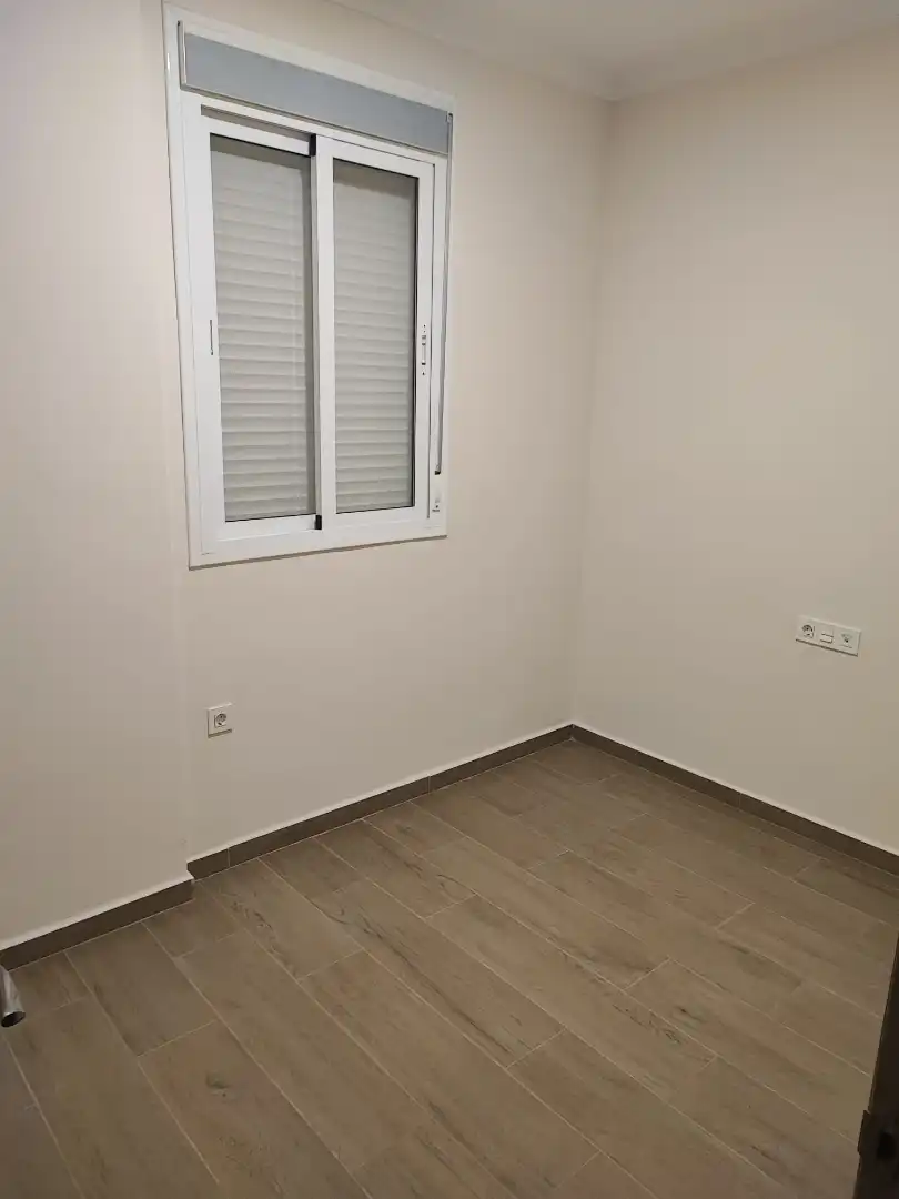 Habitación de Piso de alquiler en  Melilla Capital con Aire acondicionado