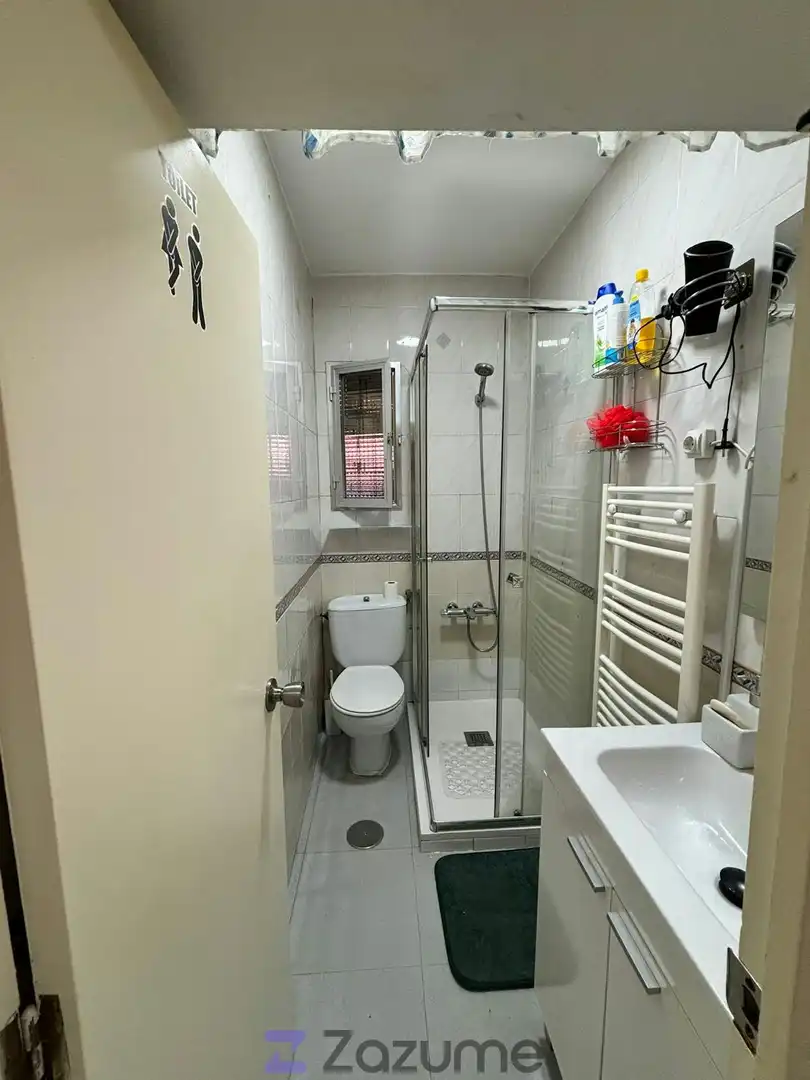 Baño de Piso de alquiler en Madrid con Aire acondicionado, Calefacción y Amueblado