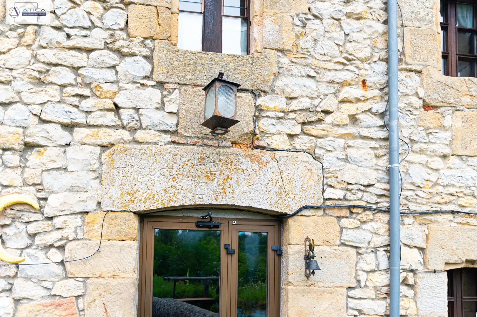 Vista exterior de Edificio en venta en Valle de Valdebezana