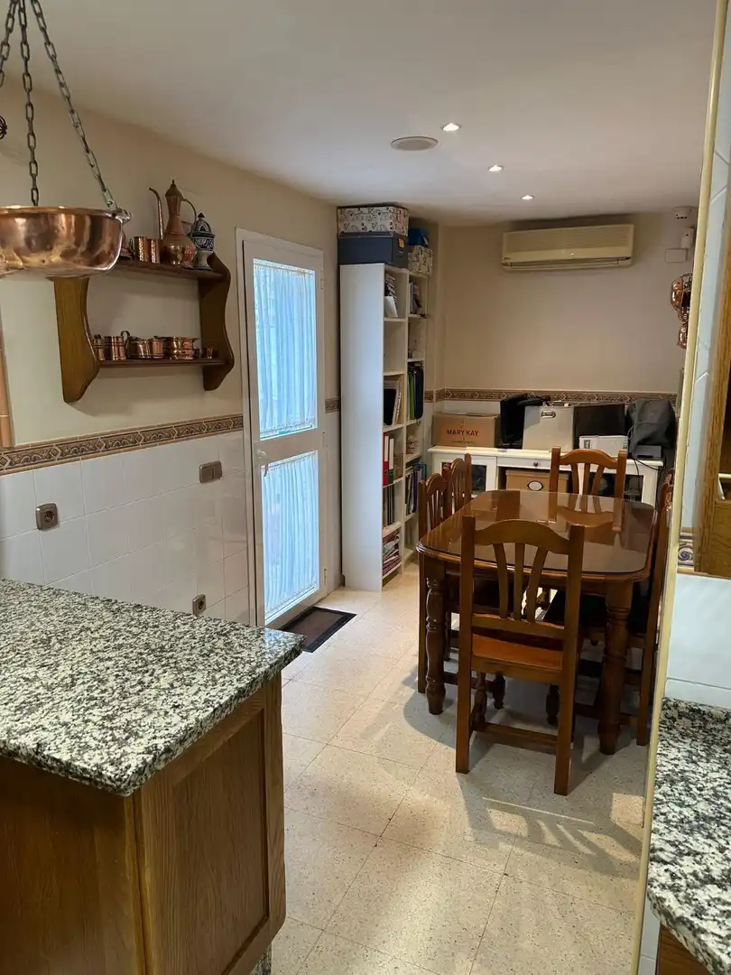 Kitchen of Detached homes for sale in La Línea de la Concepción  with Air Conditioner, Terrace and Furnished
