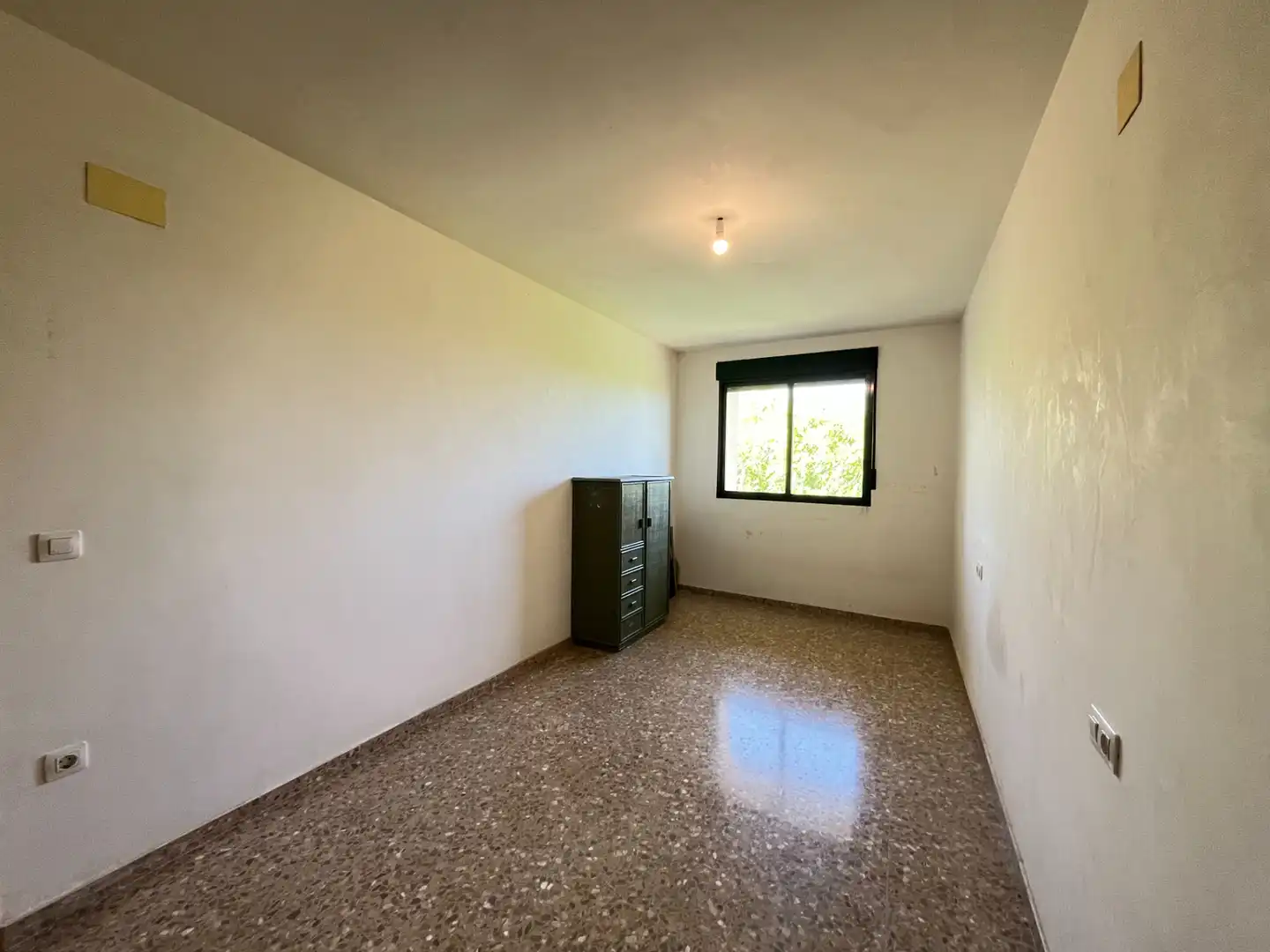 Bedroom of Flat for sale in Faura  with Air Conditioner and Oven