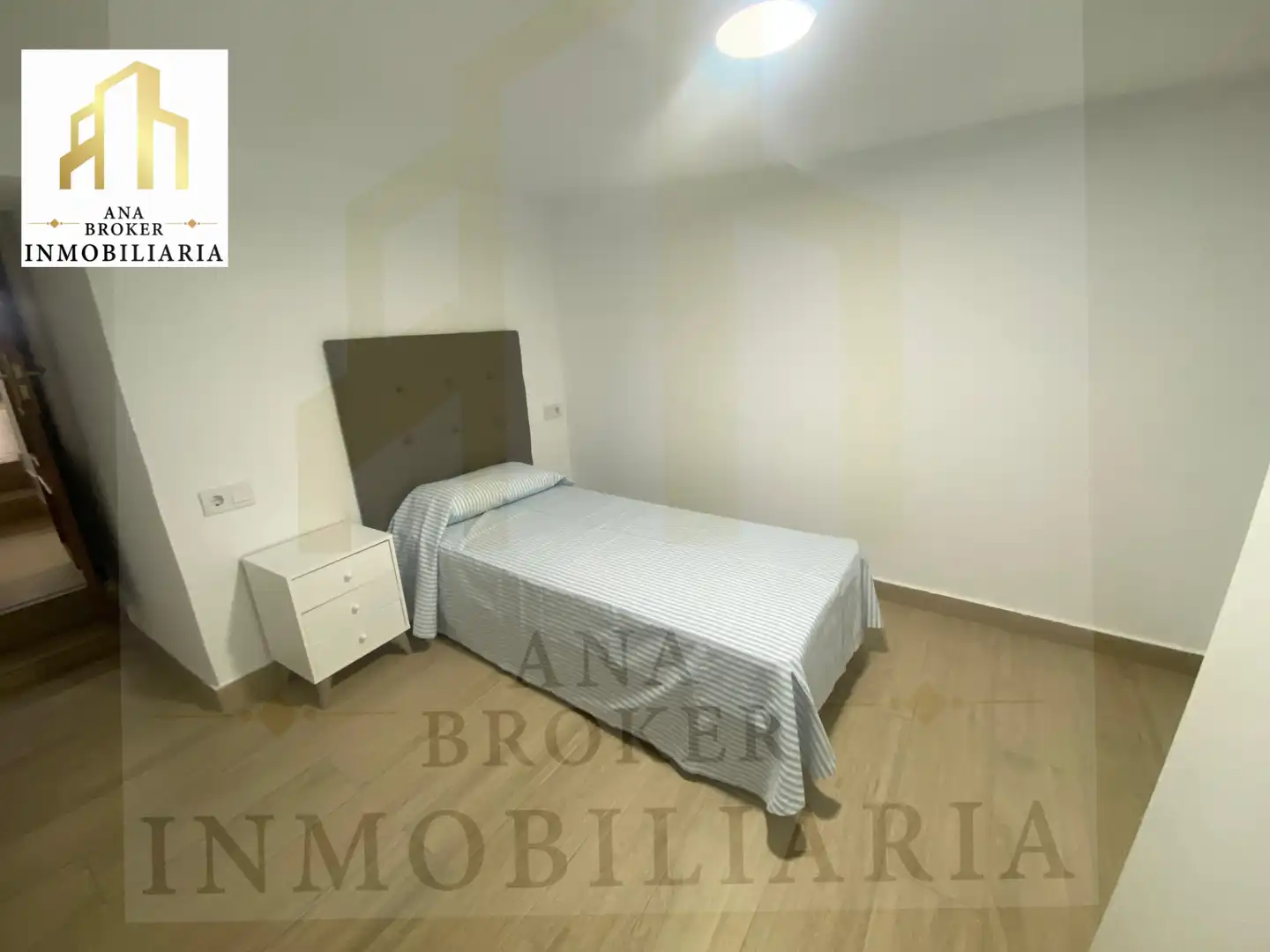 Bedroom of Flat for sale in Ronda  with Furnished