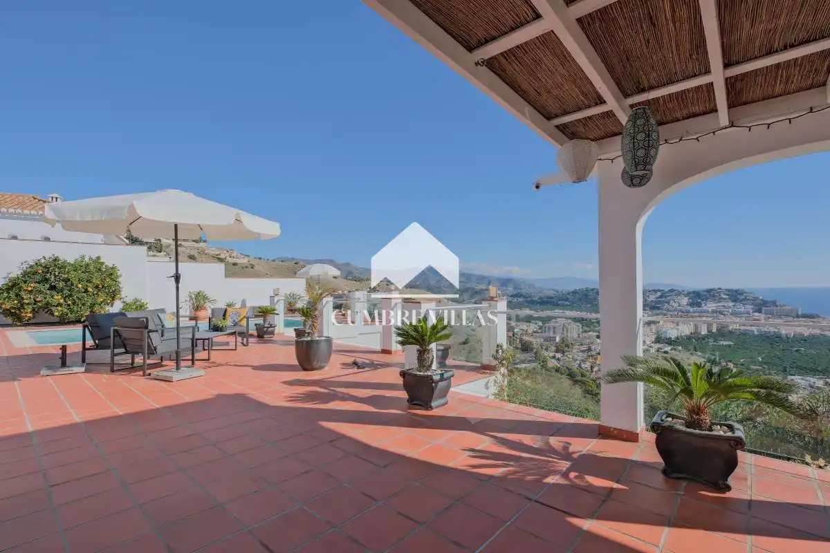 Terrassa de Casa o xalet en venda en Almuñécar amb Jardí privat, Terrassa i Traster