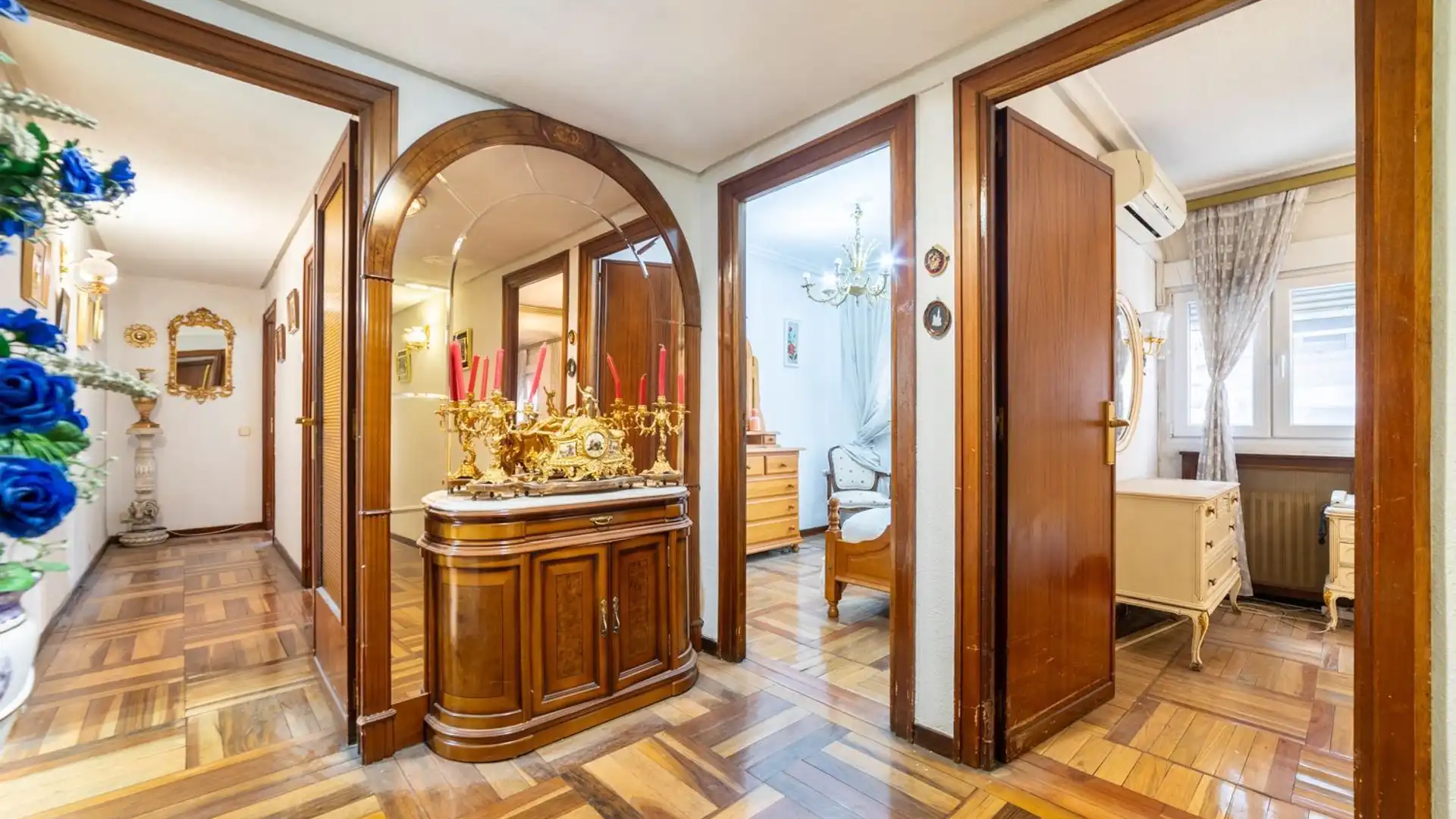 Flat for sale in  Madrid Capital  with Air Conditioner, Parquet flooring and Storage room