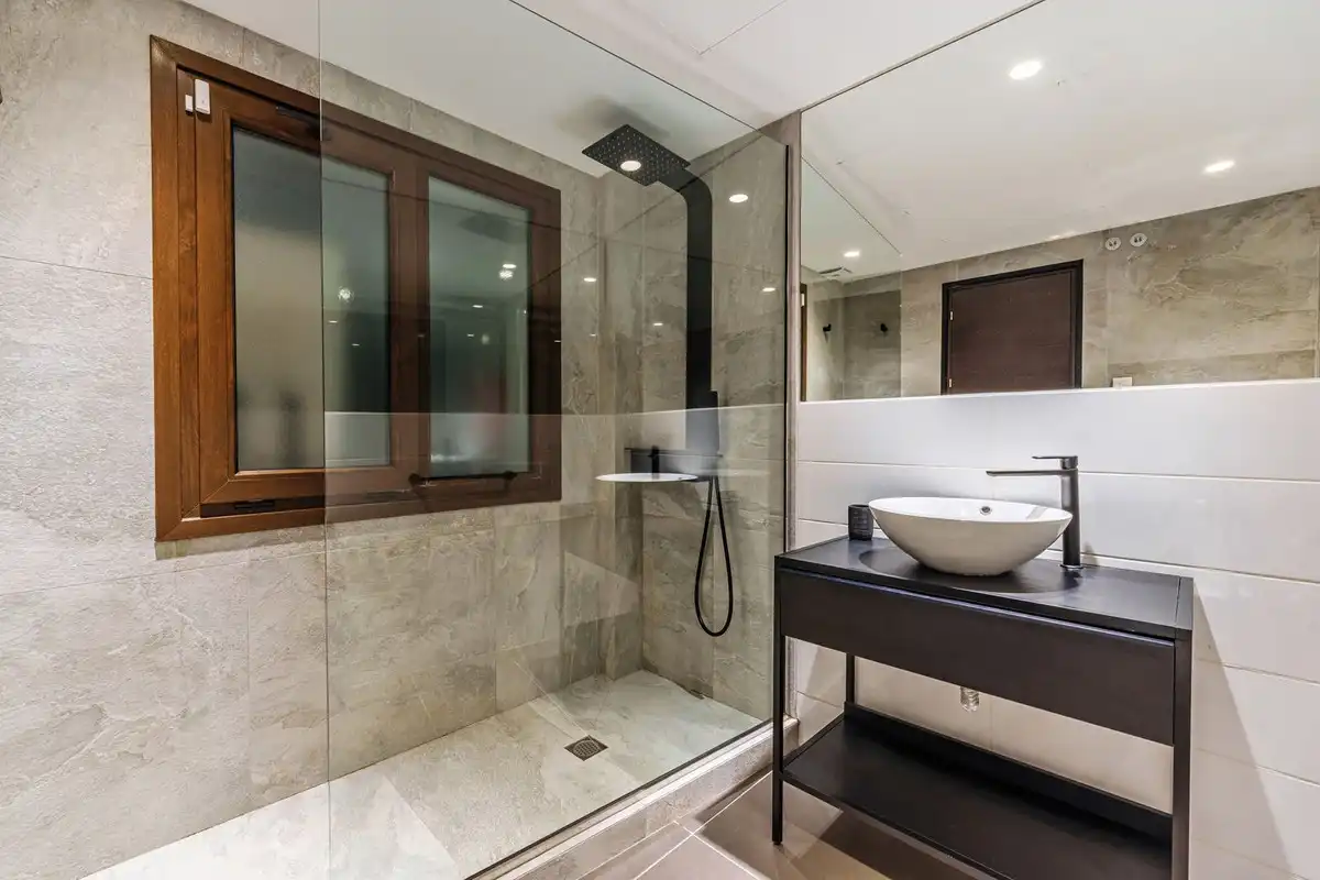 Baño de Casa o chalet en venta en Marbella con Terraza y Piscina