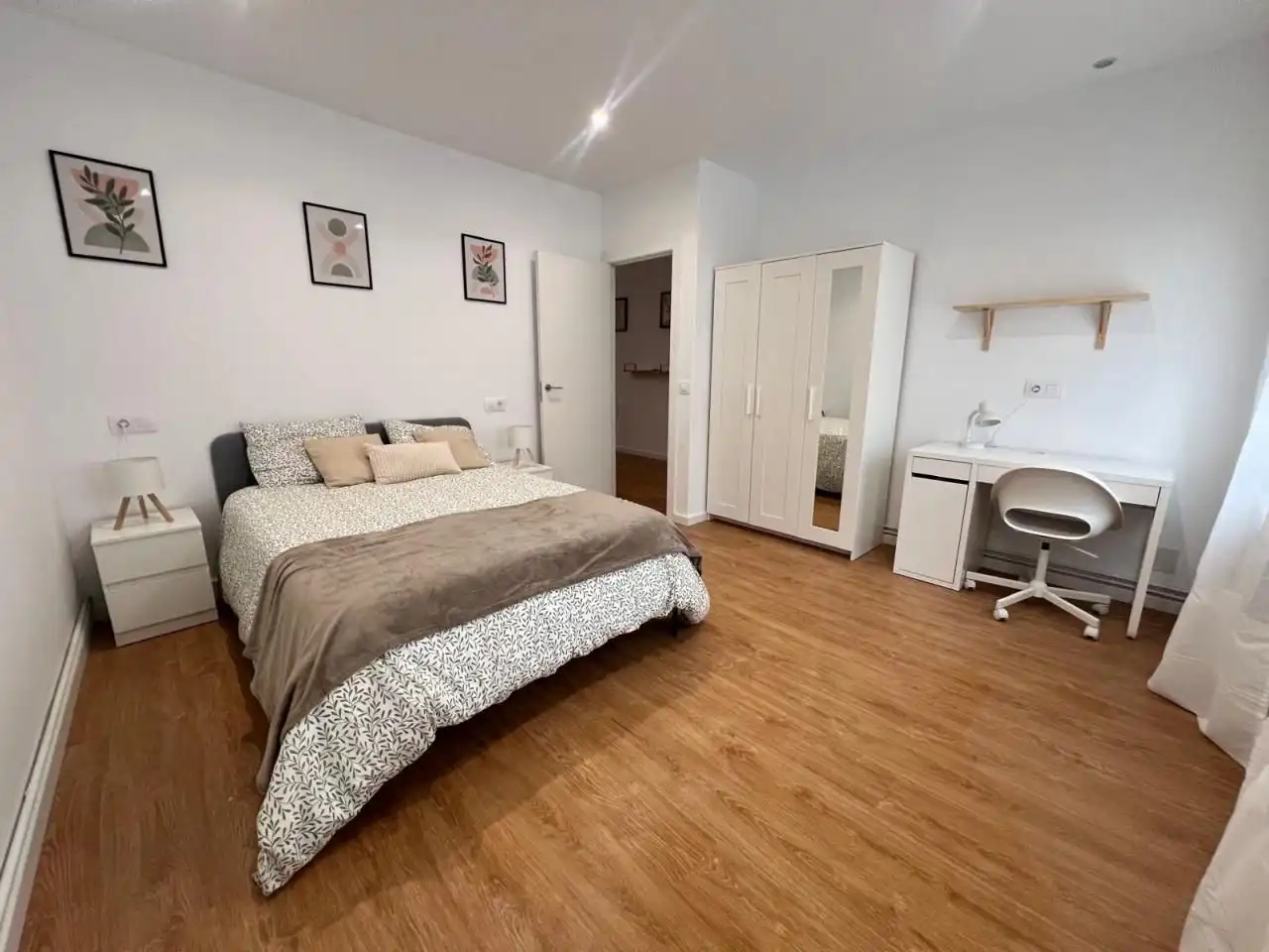 Bedroom of Flat for share in Ourense Capital   with Heating, Furnished and Balcony