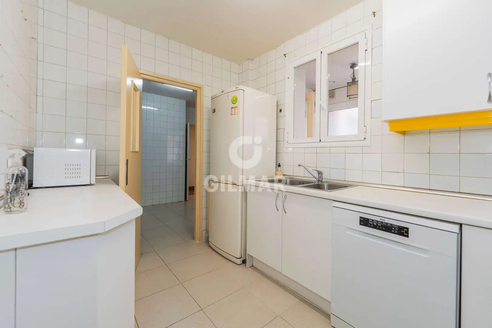 Cocina de Piso en venta en Madrid con Calefacción, Trastero y Balcón