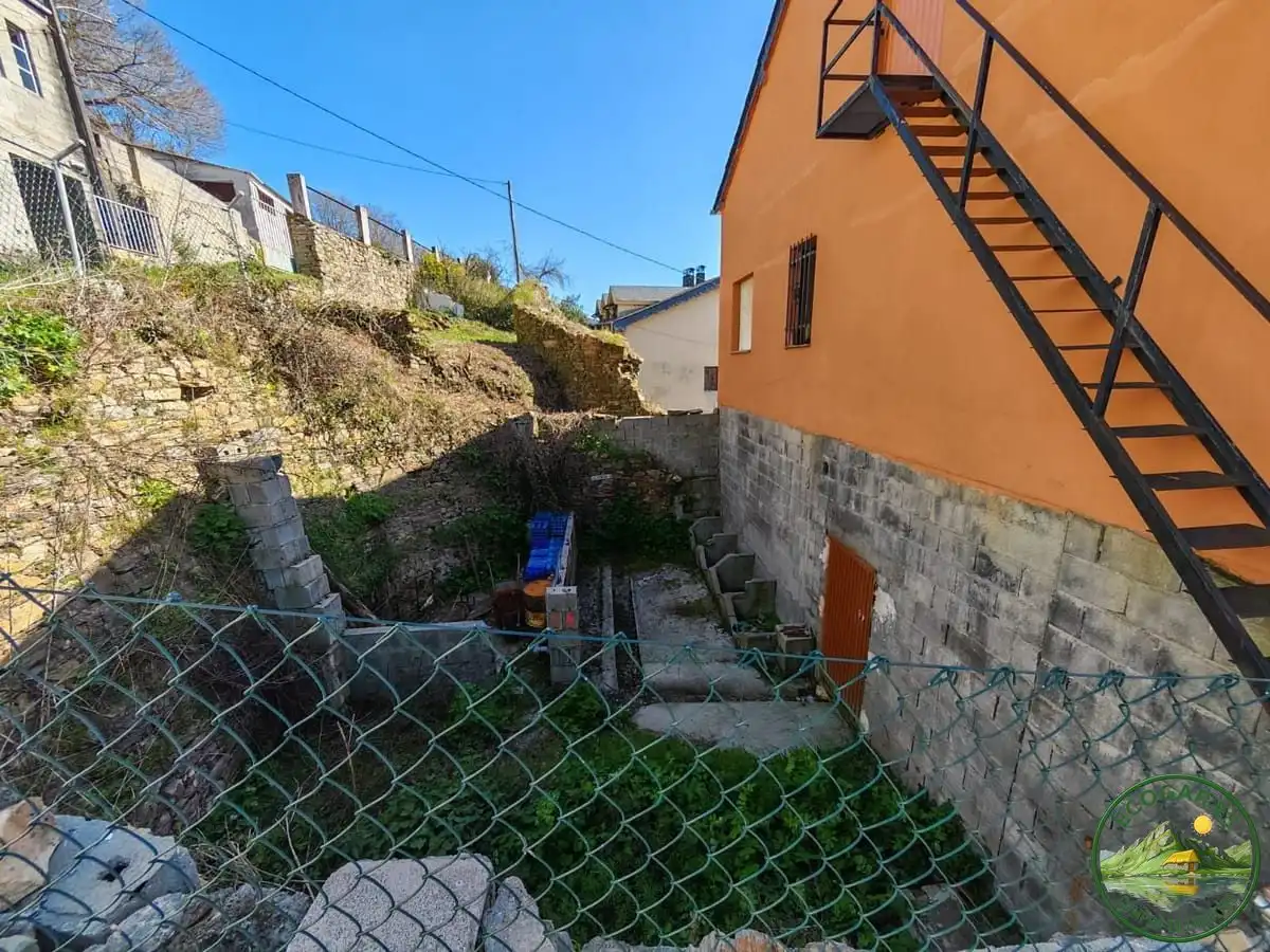 Houses for sale in Trabadelo  with Heating, Private garden and Parquet flooring