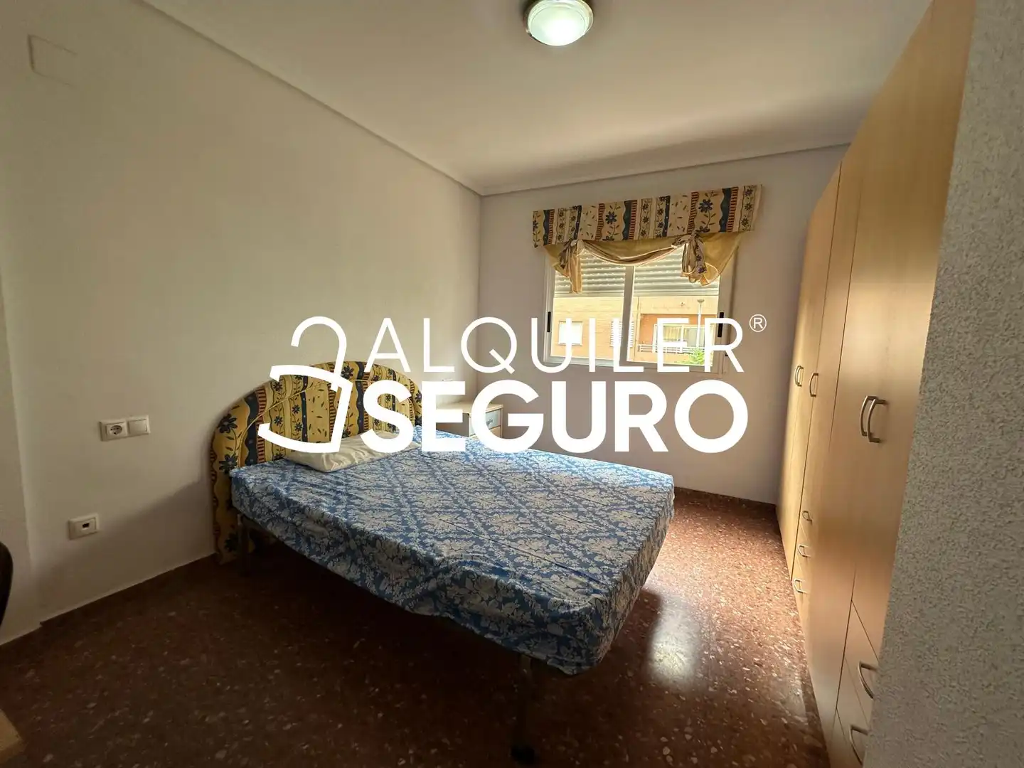 Bedroom of Flat for rent in Torrent  with Air Conditioner and Furnished