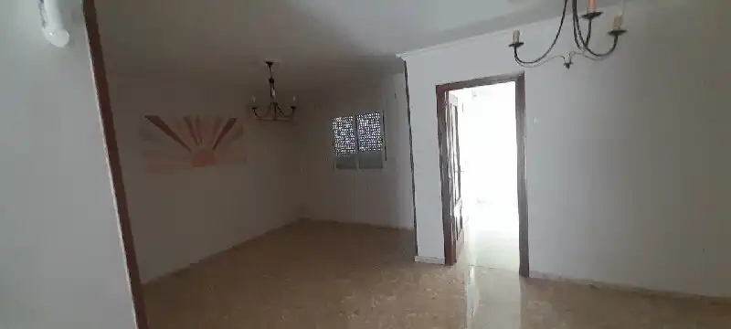 Casa adosada en venta en Utrera
