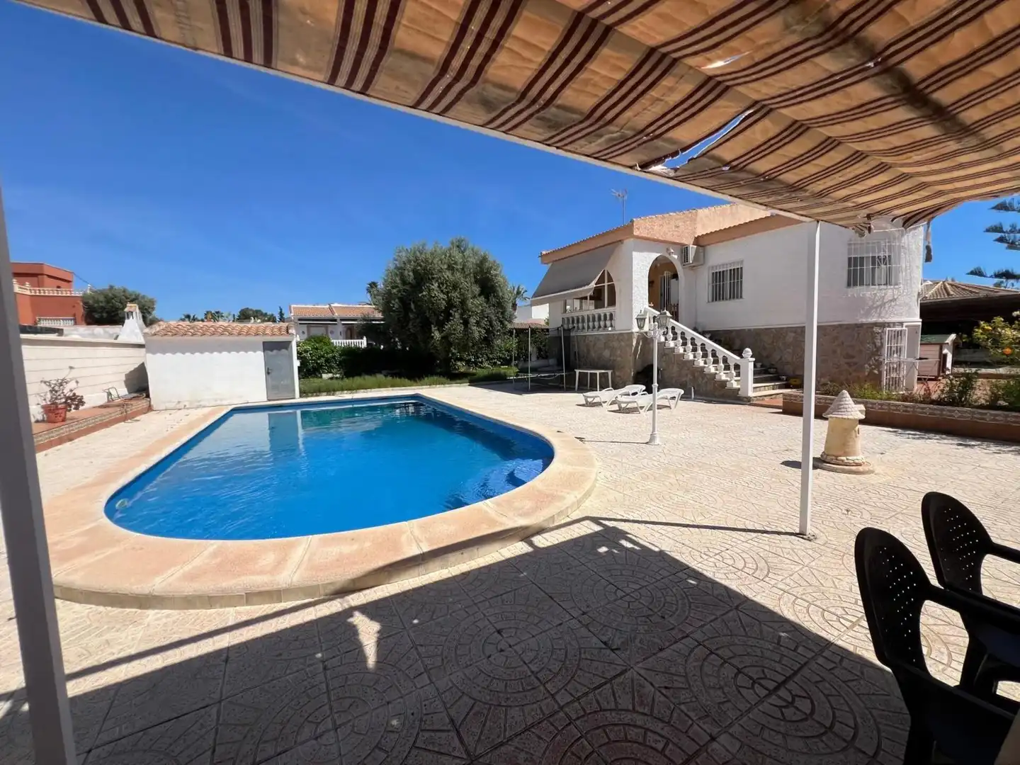 Piscina de Casa o chalet en venta en Torrevieja con Terraza y Amueblado