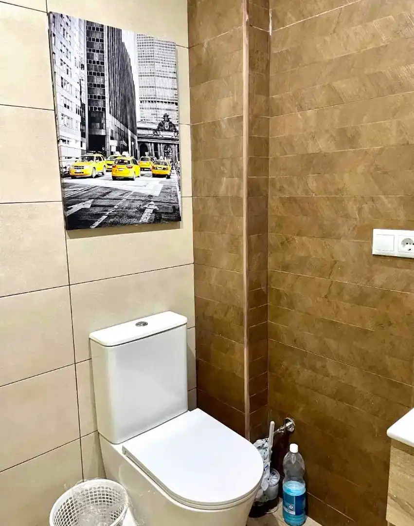 Bathroom of Flat for share in Requena  with Air Conditioner, Heating and Furnished