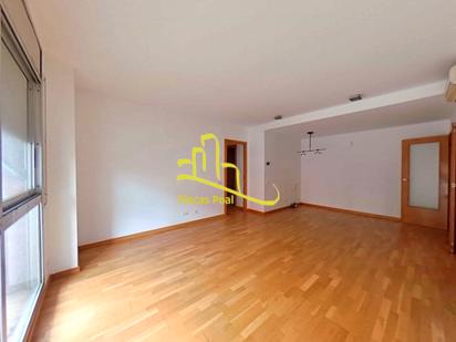 Sala d'estar de Pis en venda en Castelldefels amb Aire condicionat, Calefacció i Terrassa