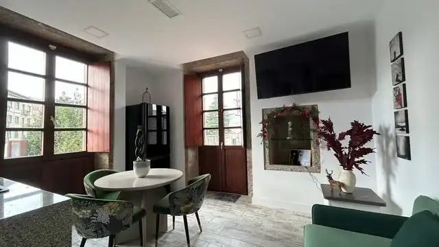 Comedor de Apartamento de alquiler en Santiago de Compostela  con Terraza, Amueblado y Horno