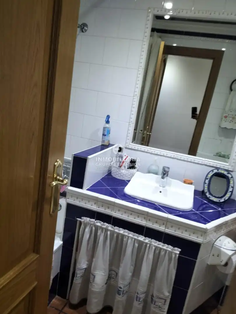 Bathroom of Duplexes for sale in Villena  with Air Conditioner, Terrace and Storage room