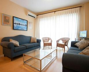 Sala d'estar de Pis de lloguer en  Sevilla Capital amb Aire condicionat, Calefacció i Jardí privat