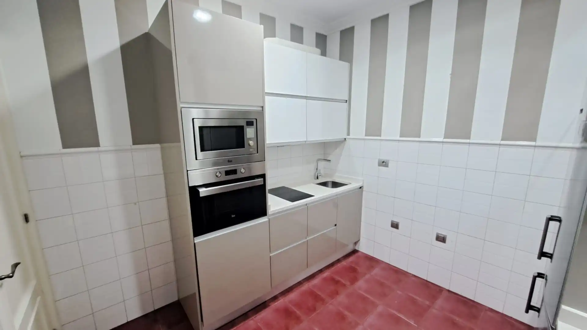 Cuina de Pis en venda en Bilbao  amb Calefacció, Terrassa i Traster