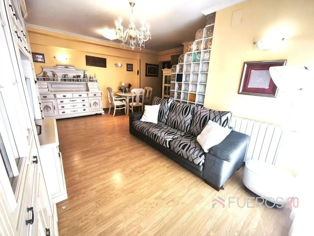 Sala de estar de Piso en venta en Barakaldo  con Calefacción y Amueblado