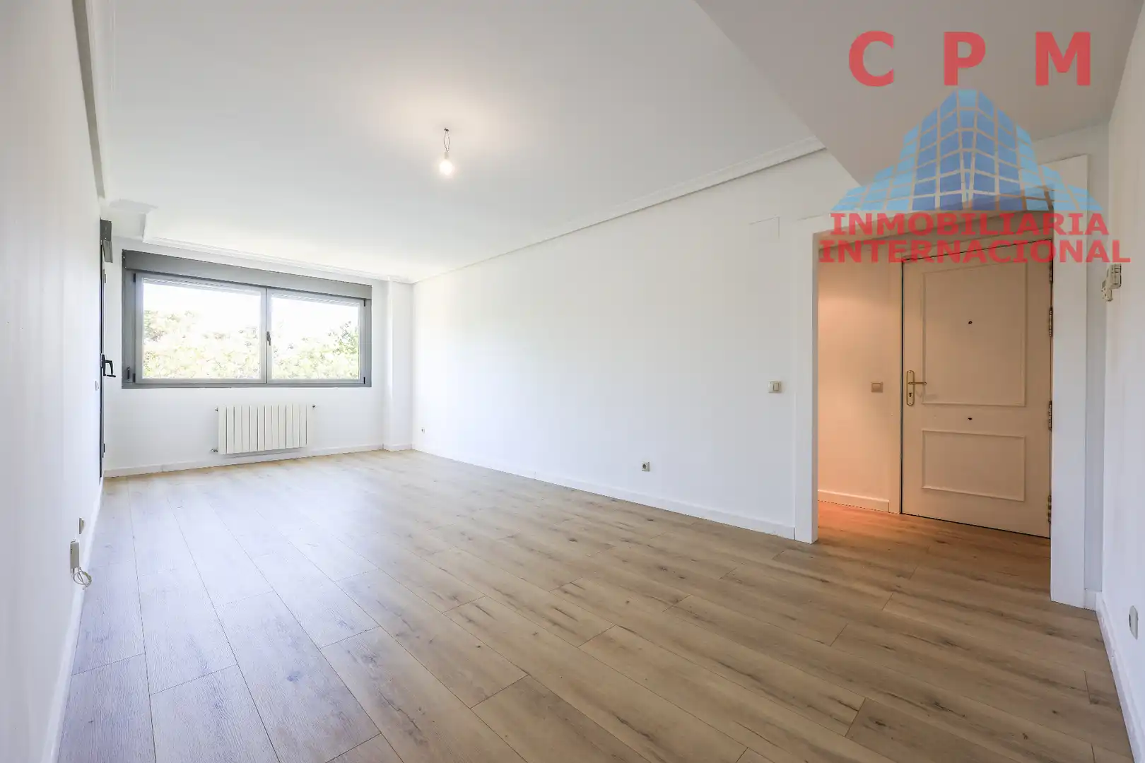 Living room of Flat for rent in La Moraleja  with Air Conditioner, Heating and Parquet flooring