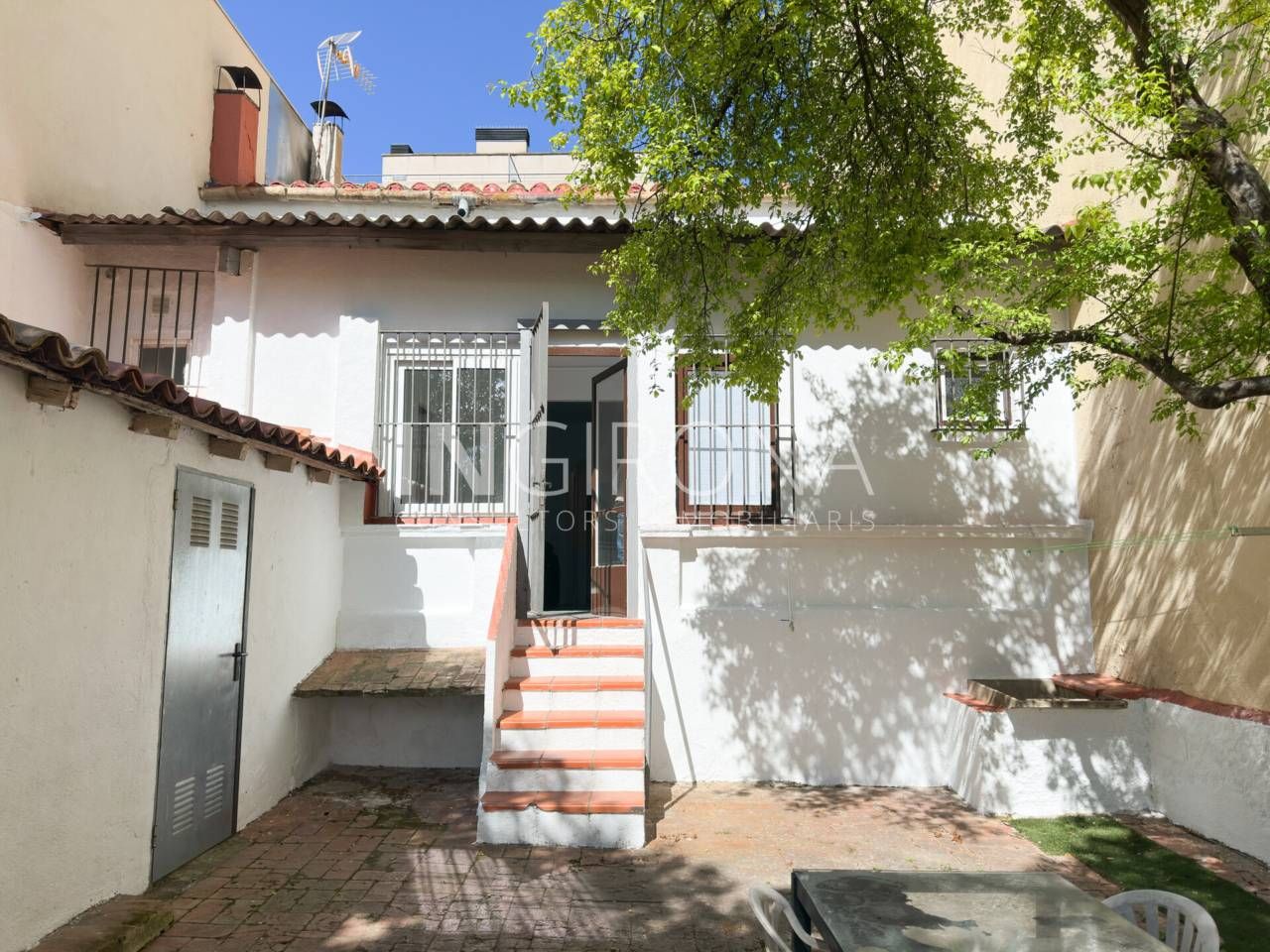 Vista exterior de Casa o xalet de lloguer en Girona Capital amb Calefacció, Jardí privat i Terrassa