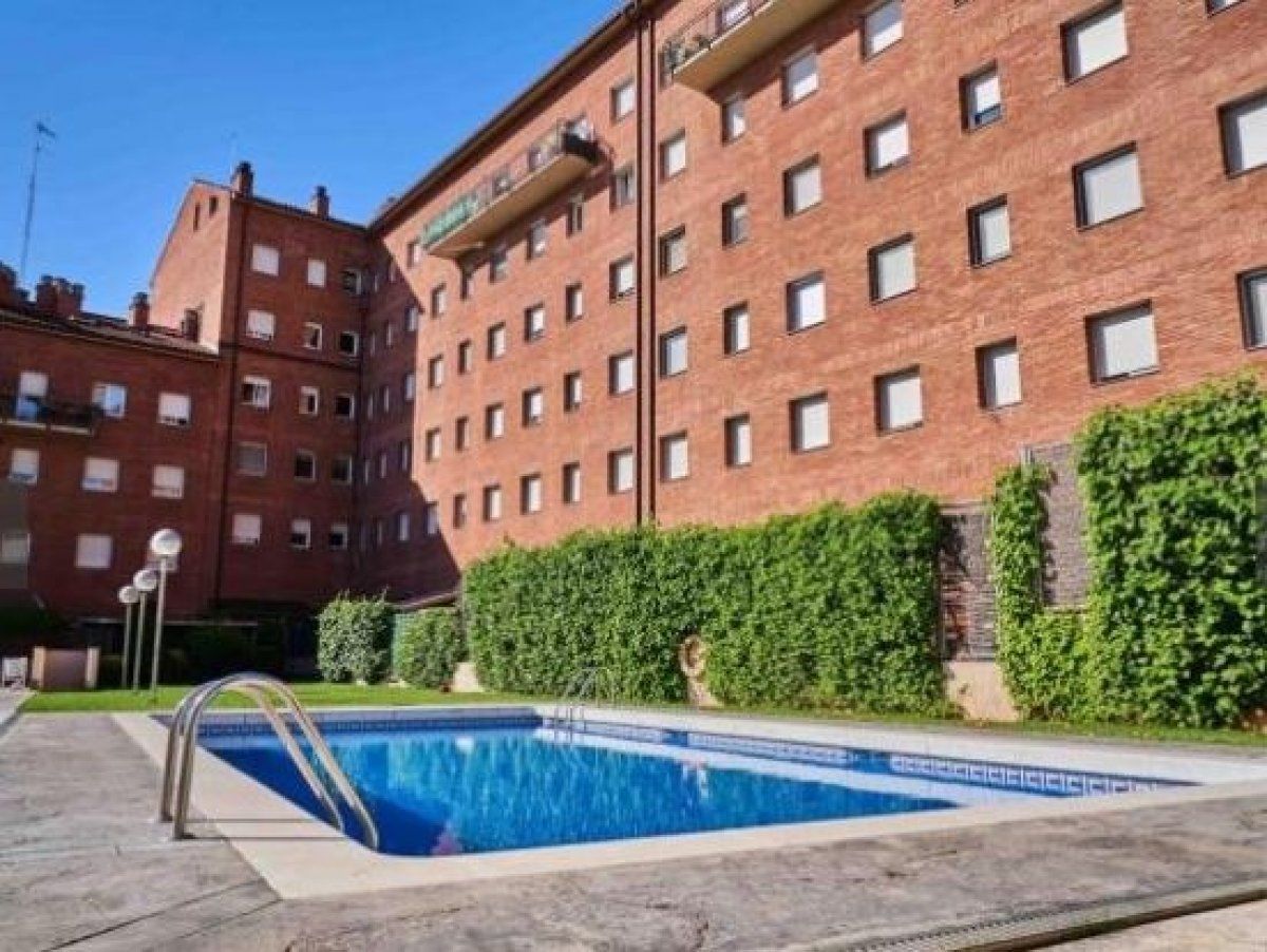 Swimming pool of Flat for sale in Manresa  with Air Conditioner, Heating and Private garden