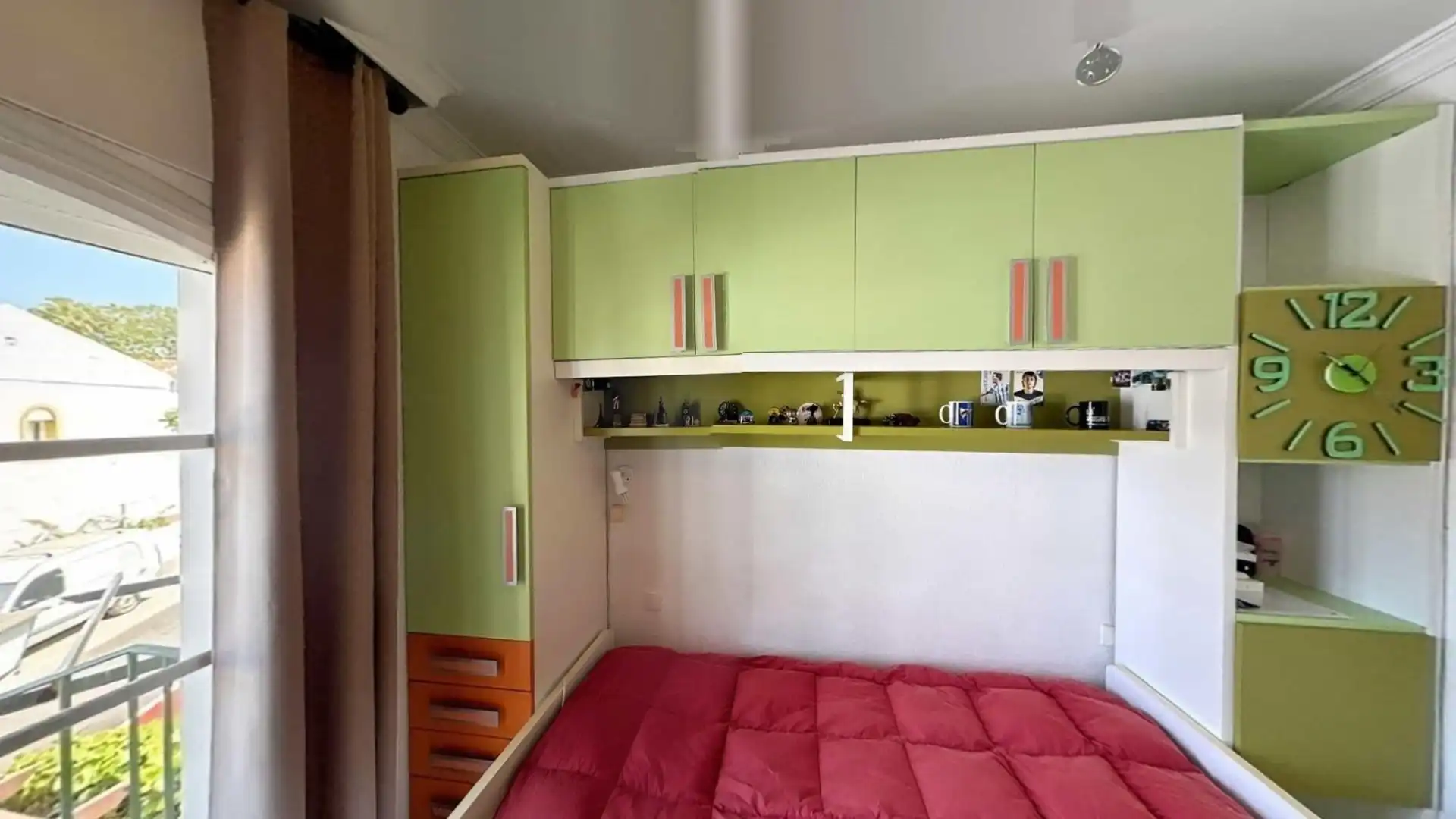 Schlafzimmer von Einfamilien-Reihenhaus zum Verkauf in Estepona mit Heizung, Privatgarten und Terrasse