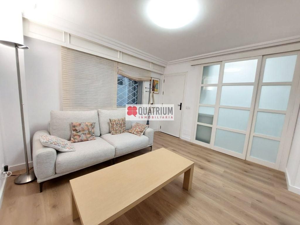 Wohnzimmer von Wohnung miete in Santiago de Compostela  mit Heizung und Möbliert