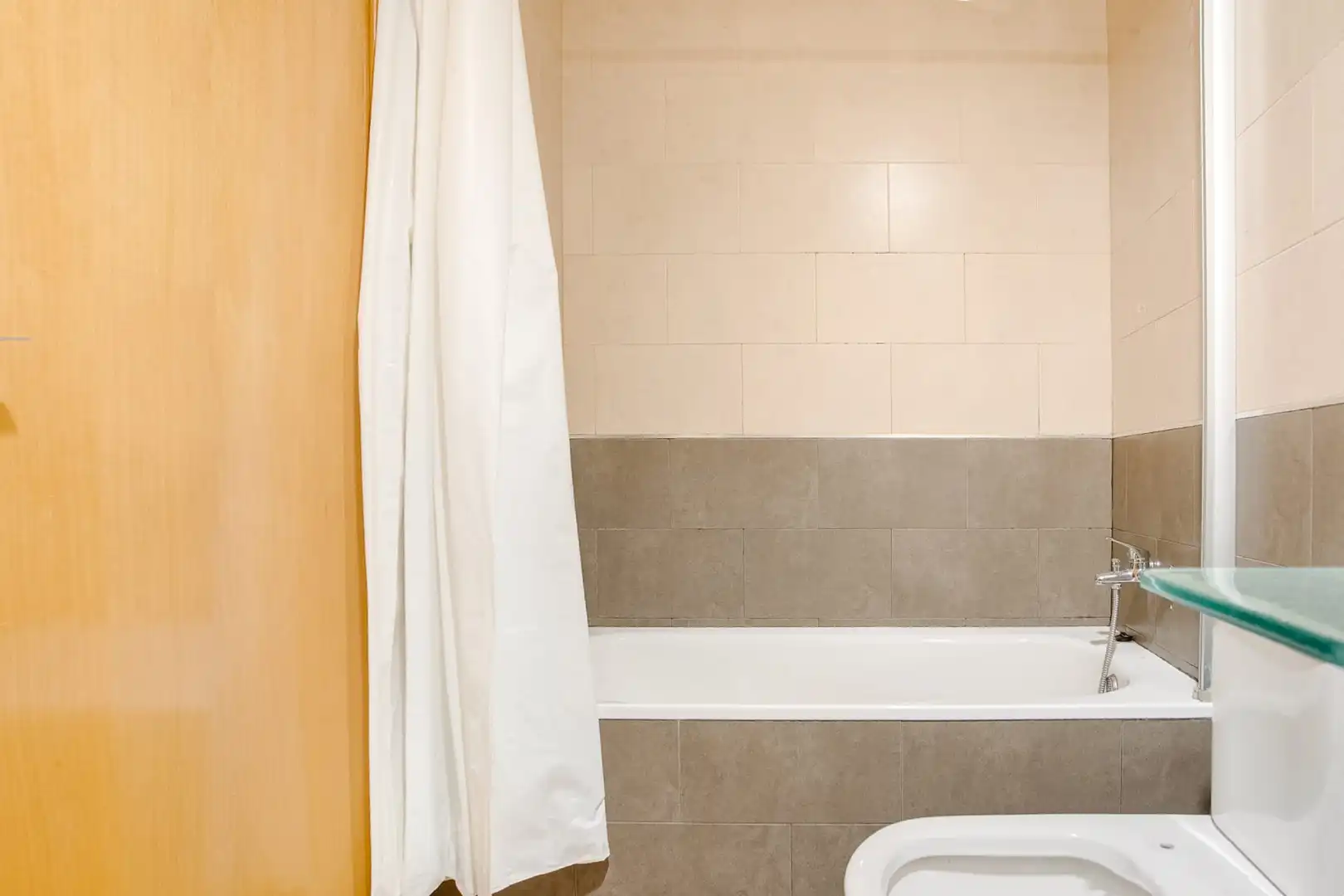 Baño de Piso en venta en Sant Adrià de Besòs con Calefacción y Balcón