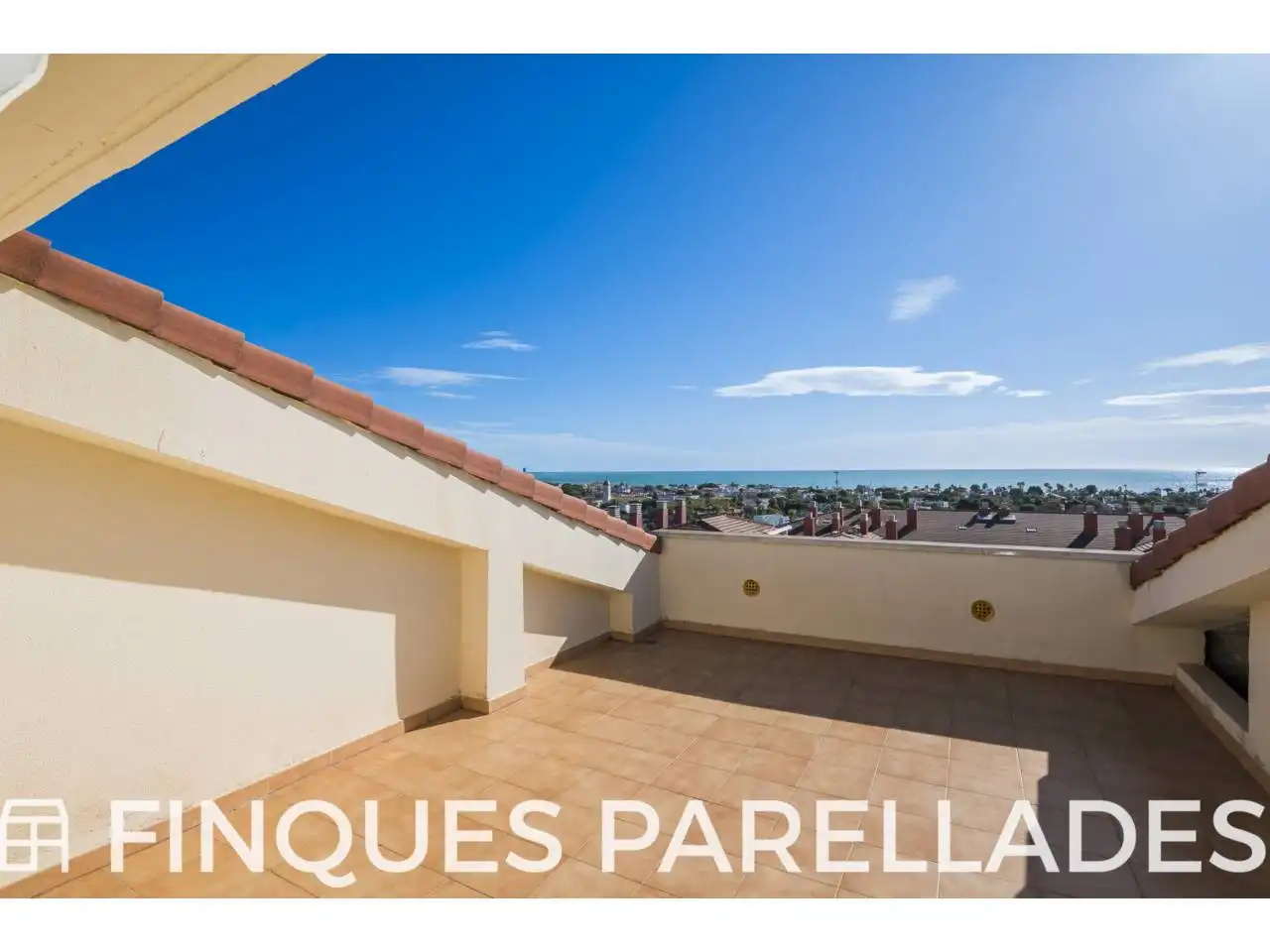 Terrasse von Dachboden zum Verkauf in Sitges mit Heizung, Terrasse und Abstellraum