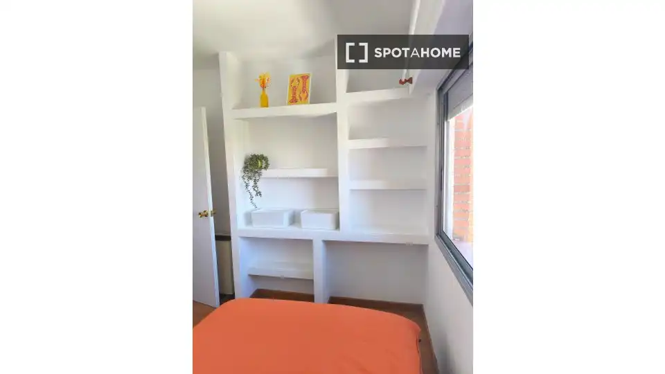 Schlafzimmer von Wohnung zur untervermieten in Madrid mit Klimaanlage, Heizung und Terrasse