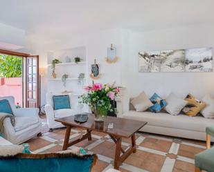 Sala d'estar de Casa o xalet de lloguer en Marbella amb Aire condicionat